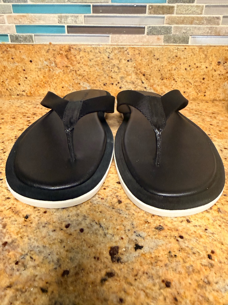 Brand New Vince Black Platform Flip Flop Sandals With White Sole